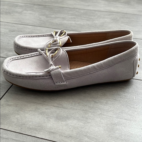 NWOT RALPH LAUREN Suede Leather Loafer with Bow and Gold Detail, Size 7.5 - Picture 6 of 11